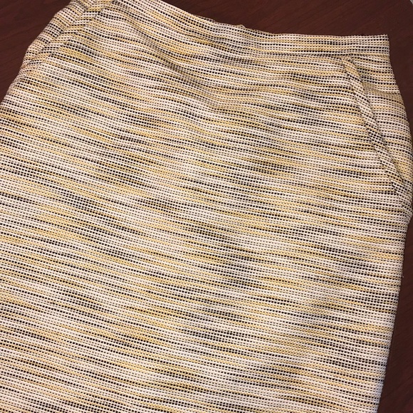 Beautiful Anne Klein Tweed Skirt size 4 - Picture 2 of 6